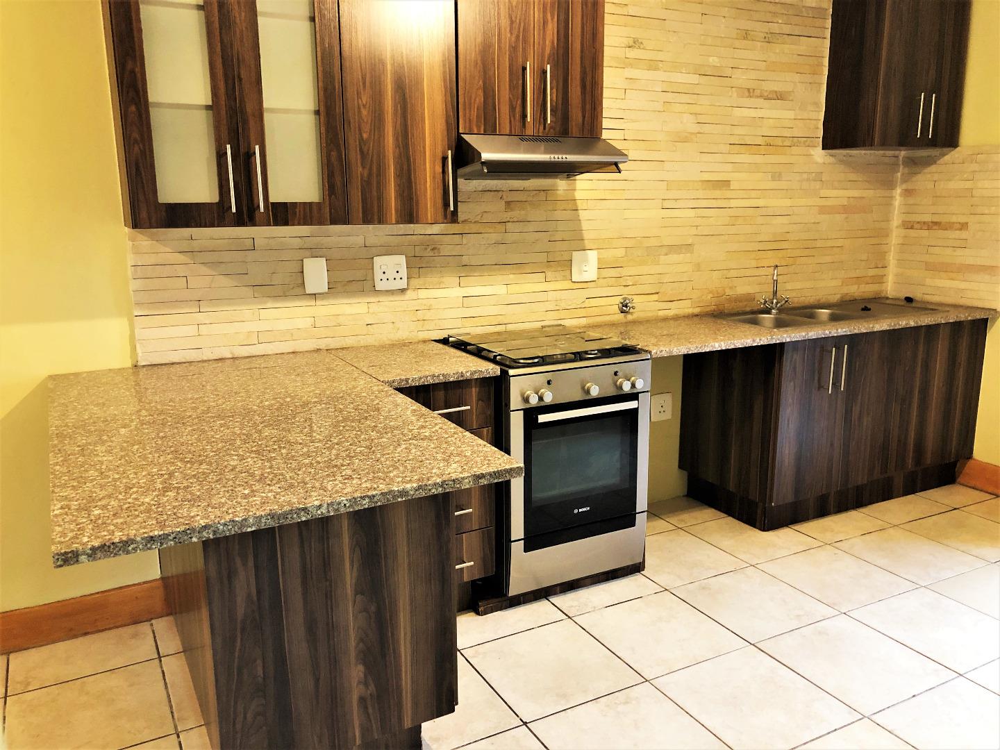 515993_Waverley Manor D201 - 001.jpg